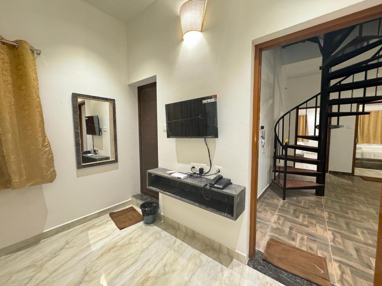 La Tamara Suite - Tie Hotels & Resorts Пондичерри Экстерьер фото