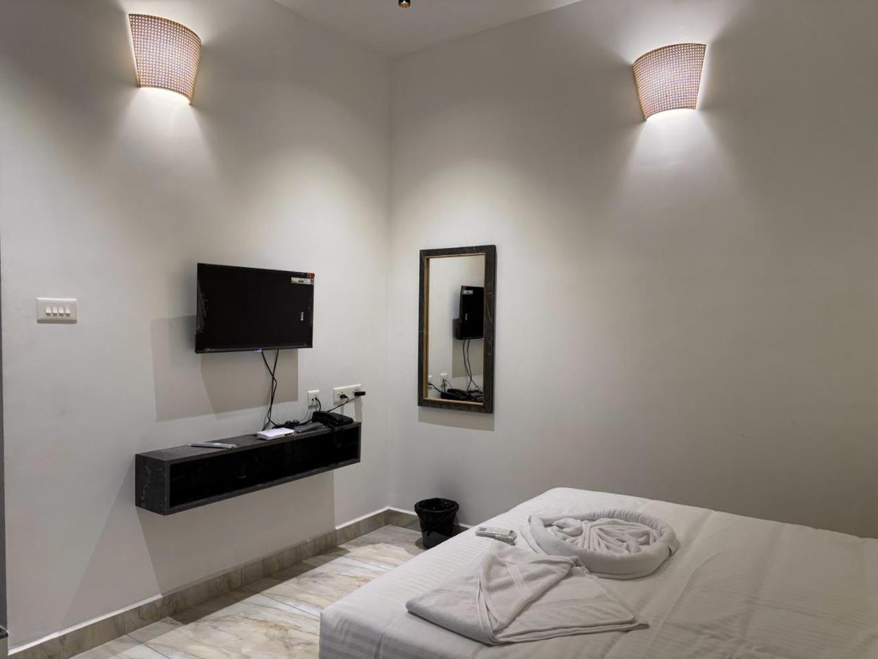 La Tamara Suite - Tie Hotels & Resorts Пондичерри Экстерьер фото