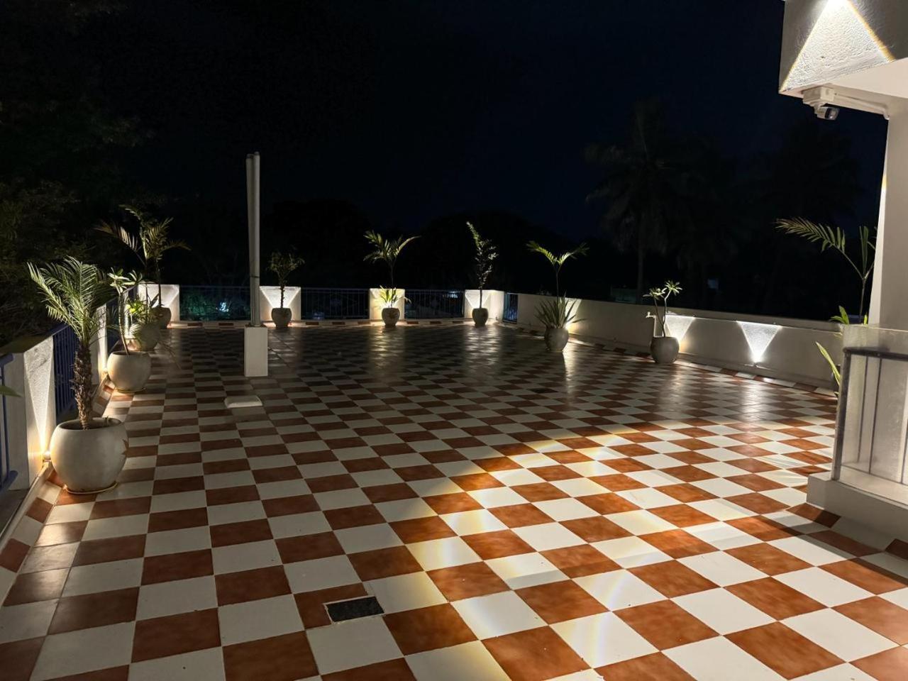 La Tamara Suite - Tie Hotels & Resorts Пондичерри Экстерьер фото