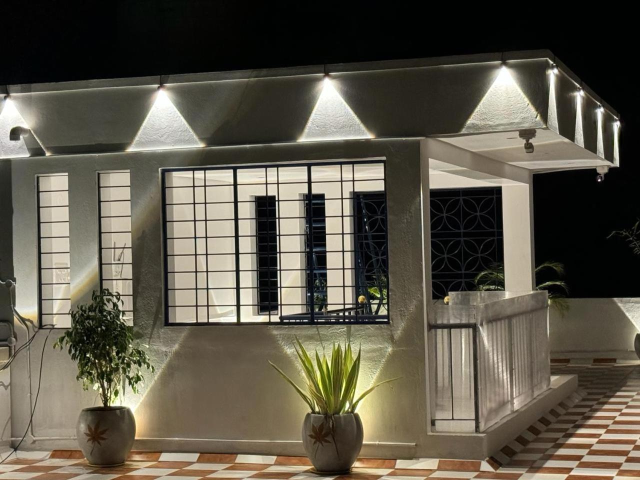 La Tamara Suite - Tie Hotels & Resorts Пондичерри Экстерьер фото